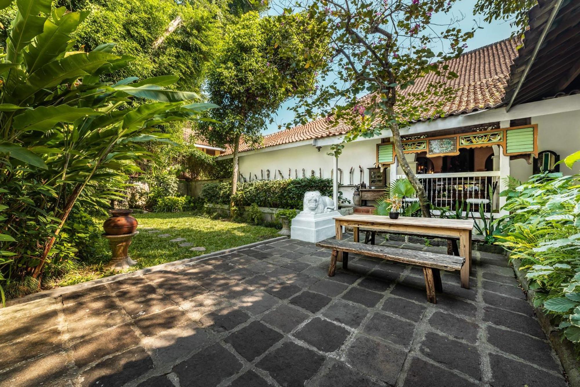 فندق توجو سري ليستاري Blitar المظهر الخارجي الصورة