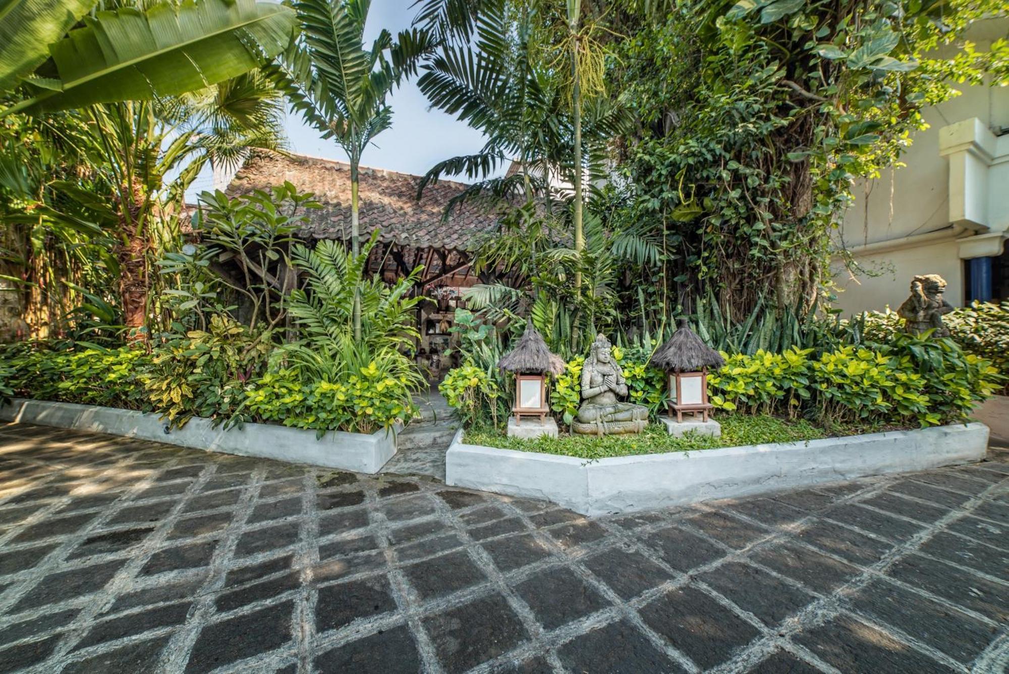 فندق توجو سري ليستاري Blitar المظهر الخارجي الصورة